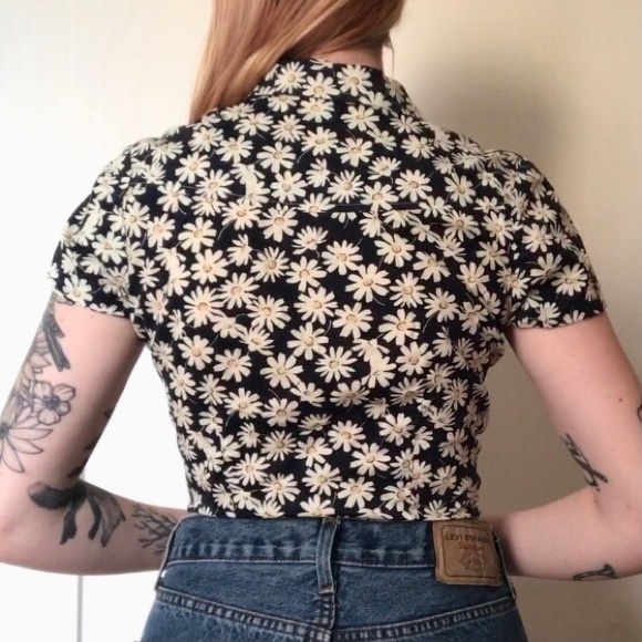 60s Daisy Tie-Up Cropped Blouse - Picture 3 of 4